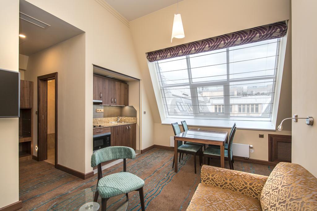 Merchants Crown Suites And Spa Prague Ngoại thất bức ảnh A typical apartment