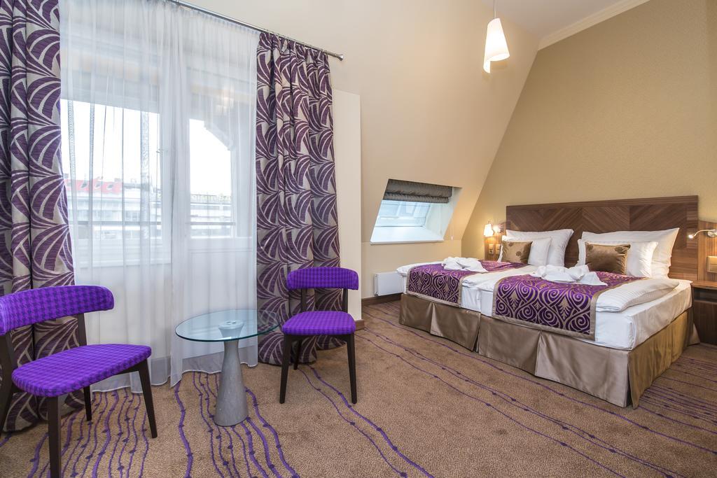 Merchants Crown Suites And Spa Prague Ngoại thất bức ảnh