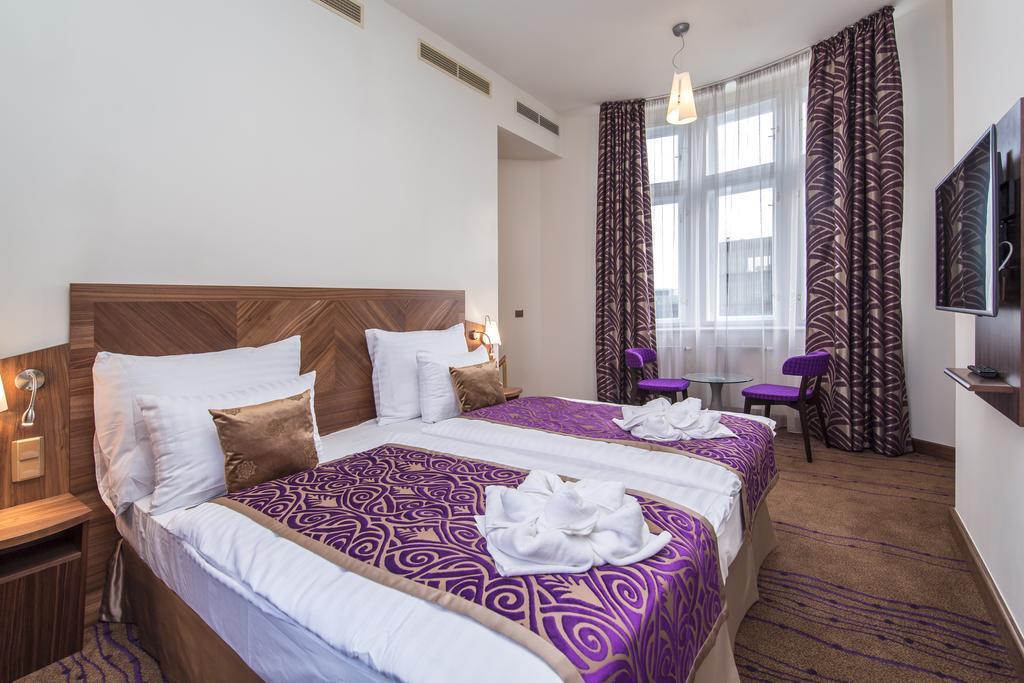 Merchants Crown Suites And Spa Prague Ngoại thất bức ảnh