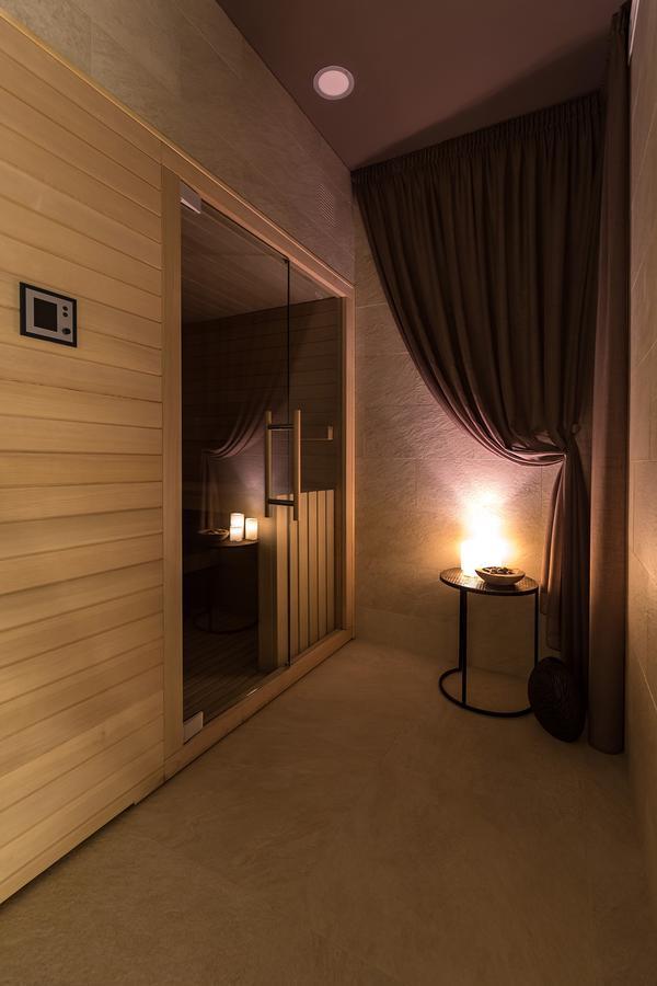 Merchants Crown Suites And Spa Prague Ngoại thất bức ảnh A modern Finnish sauna