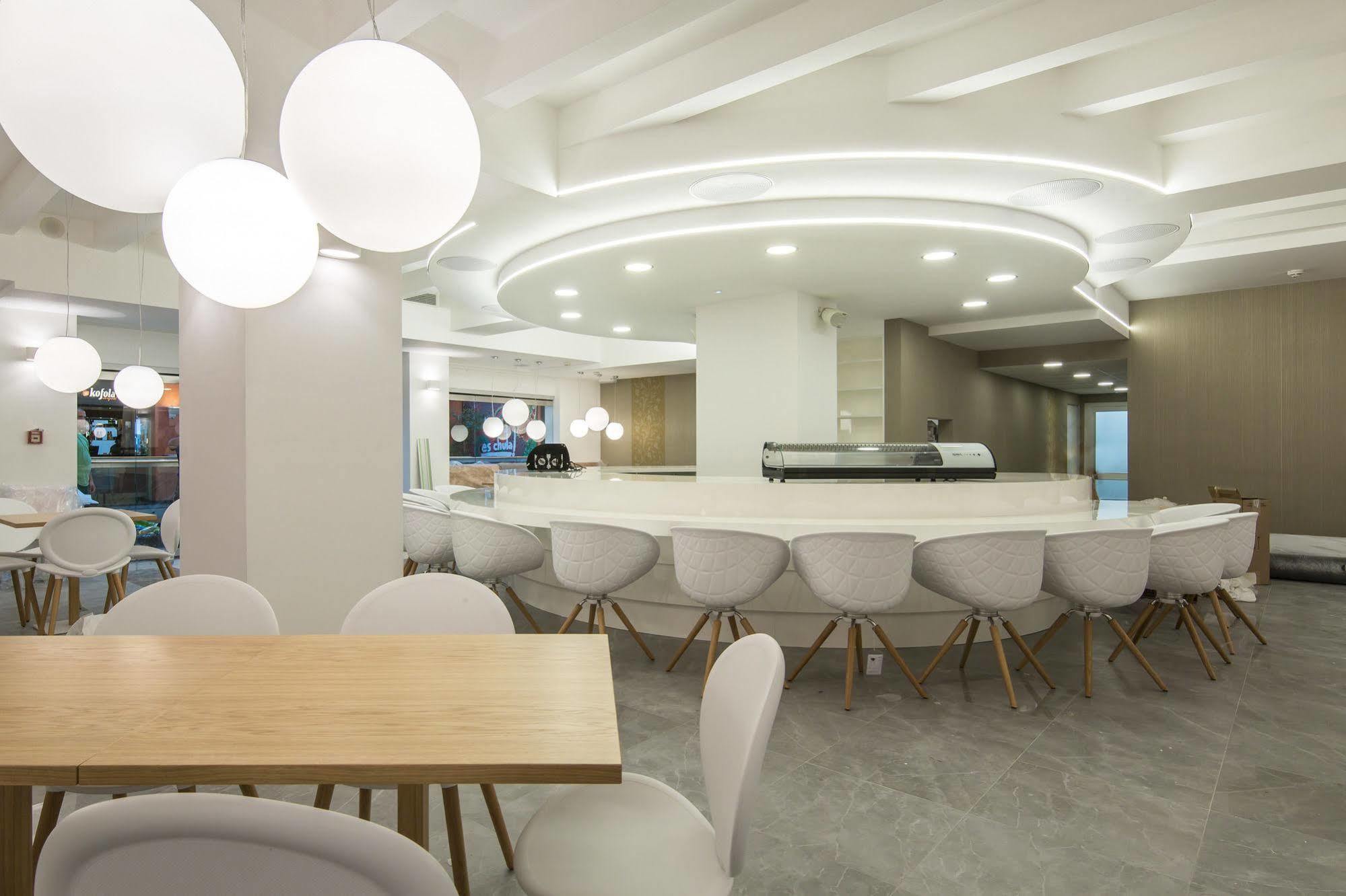 Merchants Crown Suites And Spa Prague Ngoại thất bức ảnh The restaurant
