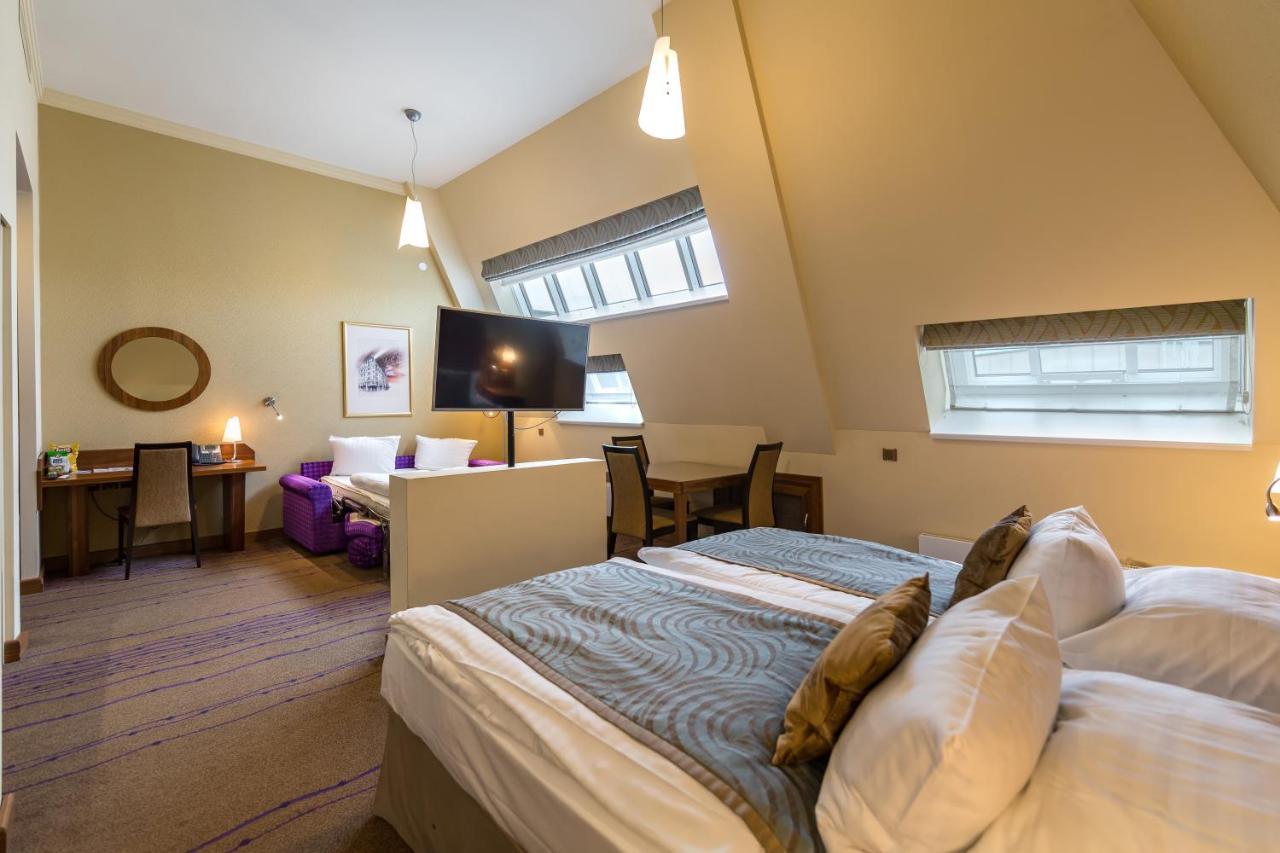 Merchants Crown Suites And Spa Prague Ngoại thất bức ảnh A room at the hotel